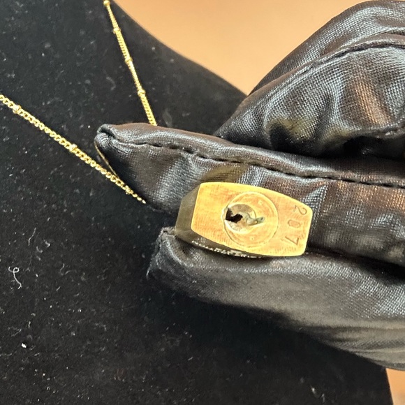 😍😍GORGEOUS VINTAGE LOUIS VUITTON LOCK made into a beautiful Necklace! 😍😍 - Picture 5 of 5